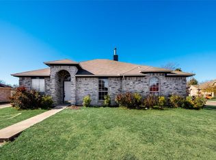 1301 Maple Ridge Dr, Mesquite, TX 75149