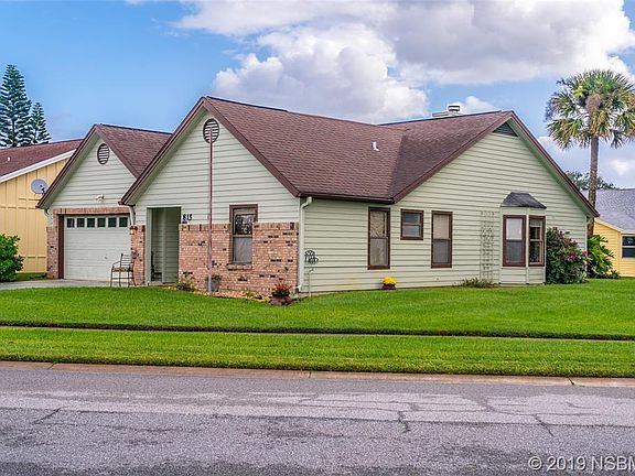 5th image of 815 Island Point Dr