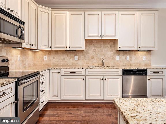 4th image of 107 Gibson Cir #168