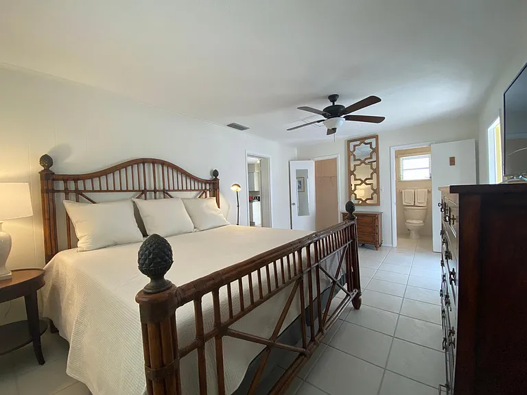 Master Bedroom with en Suite Bath. King bed & LCD TV