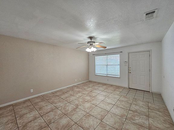 5th image of 909 Yi Dr #B