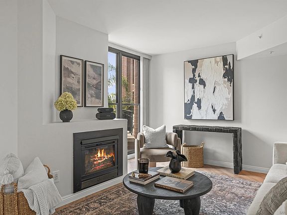 4th image of 500 W Harbor Dr Unit 318