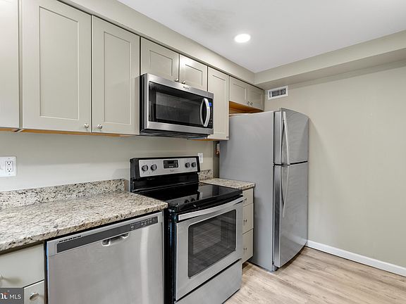5th image of 2902 Willston Pl APT 302