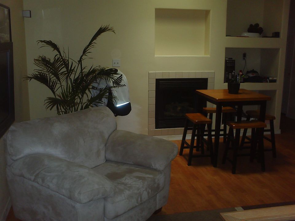 Gas fireplace