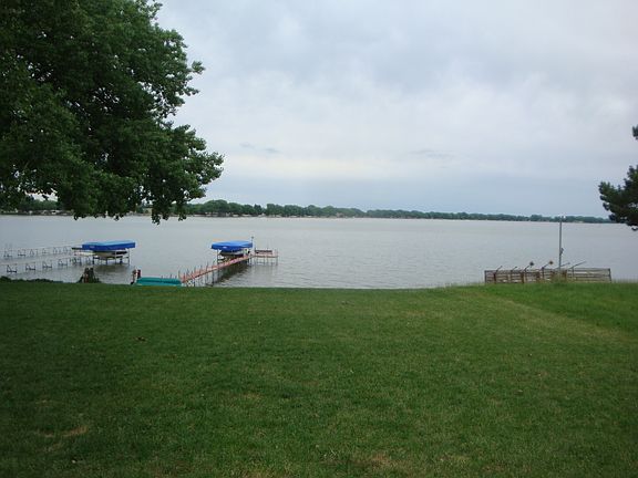 2nd image of 16 Merriweather Dr