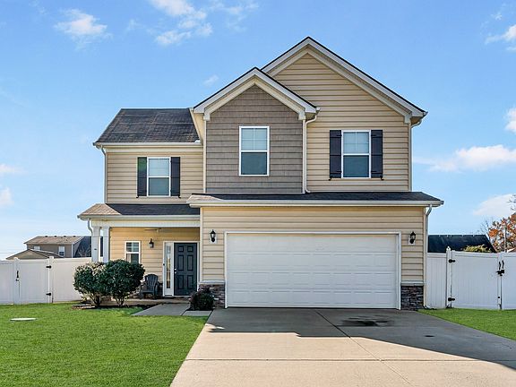 2nd image of 639 Creekbend Ln
