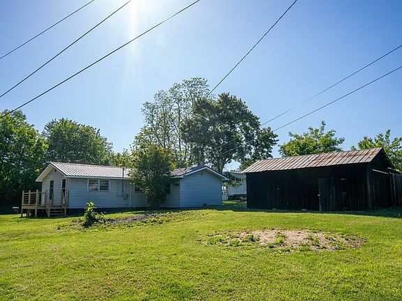 3rd image of 408 E Williams Ave