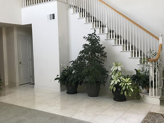 4th image of 10917 Merritt Dr