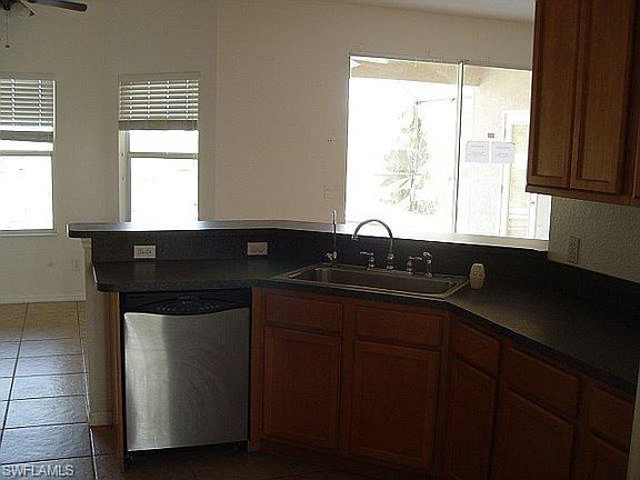 4th image of 3871 64th Ave NE