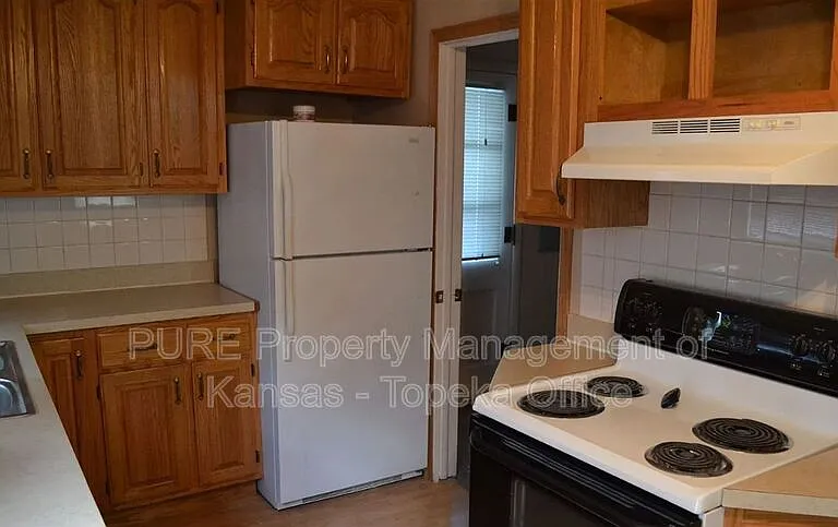 2004 SW Moundview Dr — Photo 5