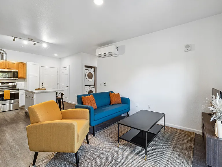 Pullman Lofts — Photo 7