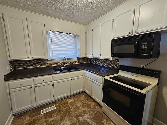2nd image of 1209 Mimosa Dr