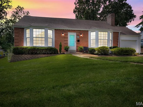 1010 Briarton Dr, Saint Louis, MO 63126