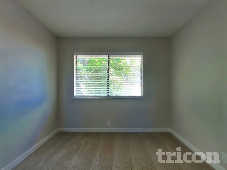 1107 Nadene Dr — Photo 10