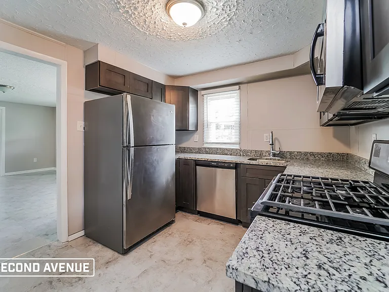 2210 Guffey Rd — Photo 6
