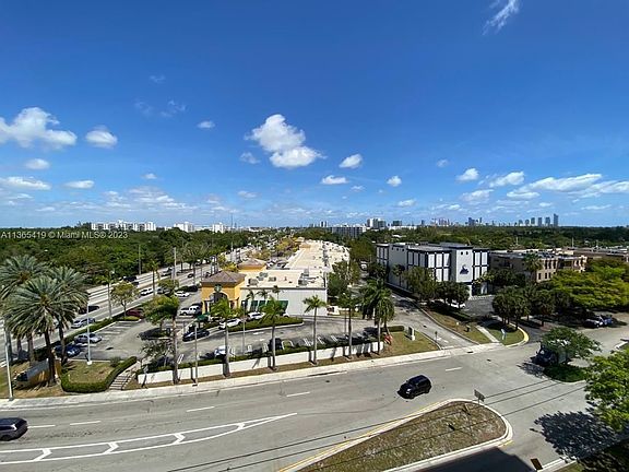 3rd image of 13499 Biscayne Blvd APT 707