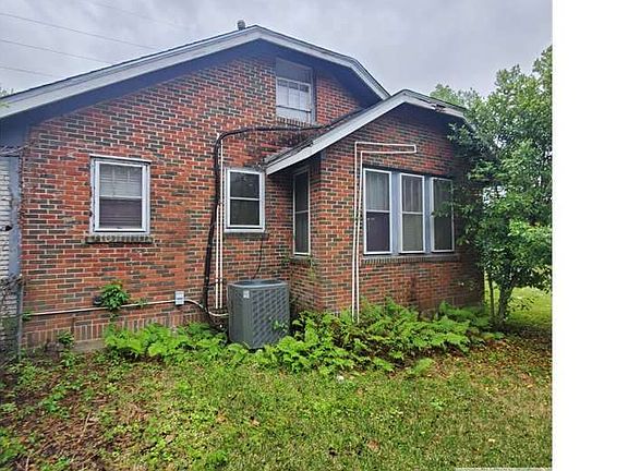 2nd image of 931 Laurel St #1