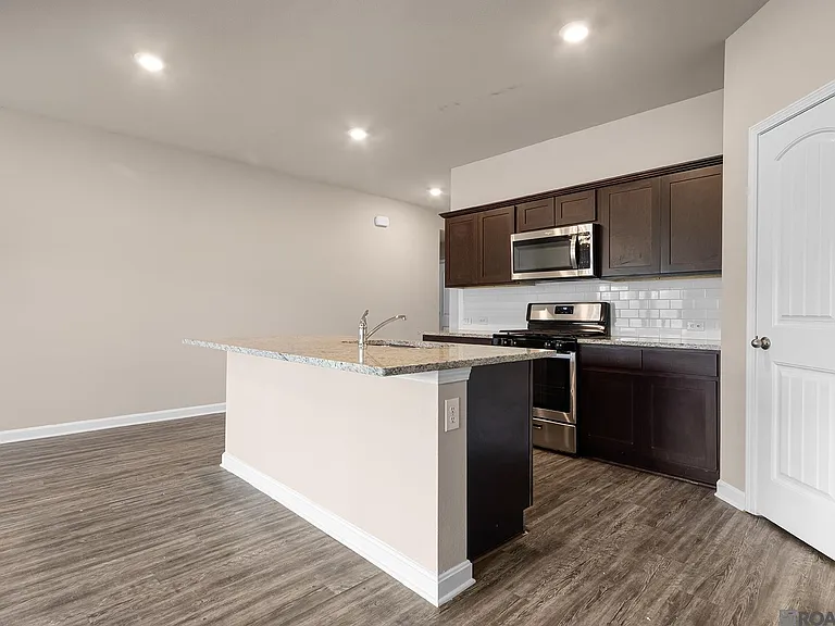 35517 Grovemont Dr — Photo 8
