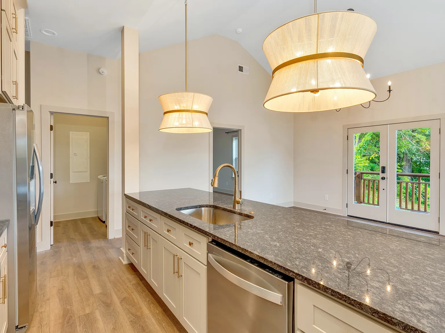 313 N Germantown Rd — Photo 3