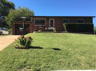 3101 Rock Crest Dr, Saint Louis, MO 63125