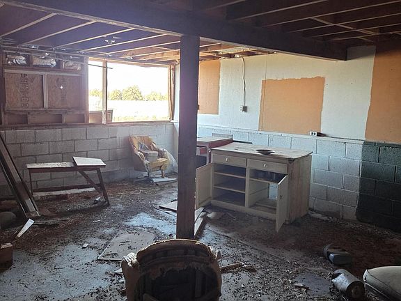 4th image of 27960 Wheeler St