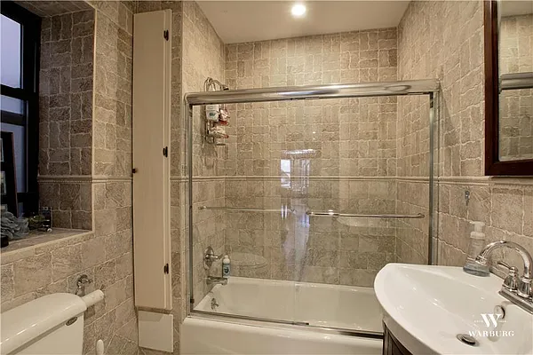 Rented by Warburg | media 6