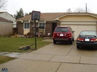 38223 Forsdale Dr, Sterling Heights, MI 48310