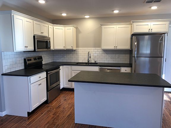 4th image of 186 Shawna Ln
