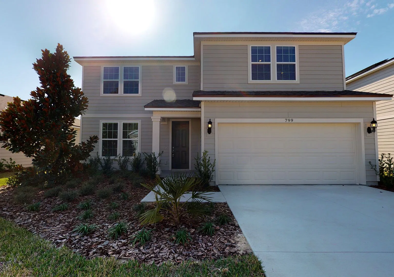 Spacious 5-Bedroom Home in Villages of Valencia 3,500 Sq Ft, 4 Baths & Huge Loft — Photo 1