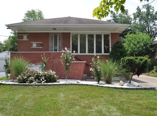 6917 97th Pl, Chicago Ridge, IL 60415