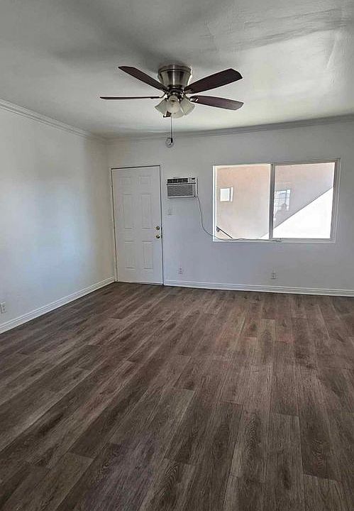 1st image of 10844 Oxnard St APT 16