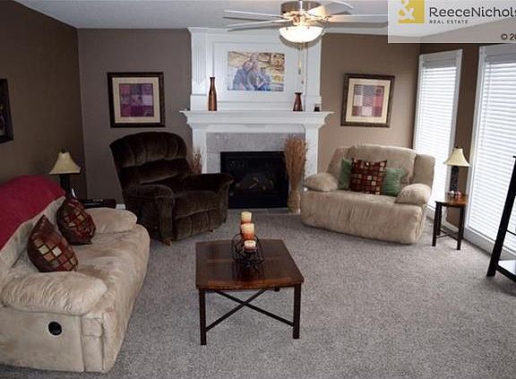 3rd image of 611 SE Williamsburg Dr