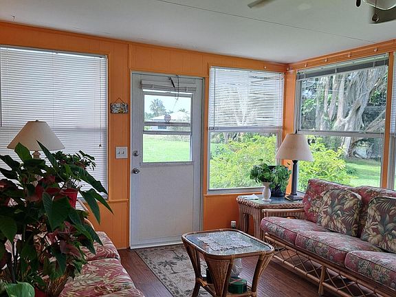 4th image of 34 Del Prado Street