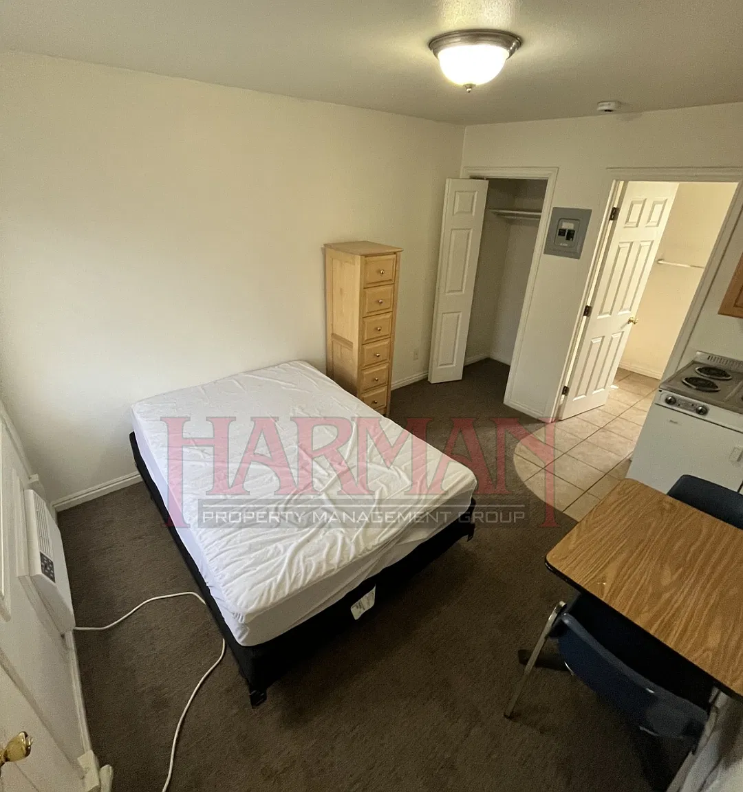 Hillcrest Studios - 113 — Photo 1