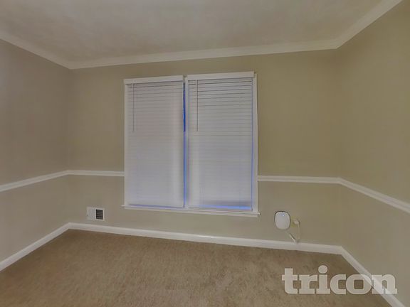 5th image of 305 Woodsong Dr