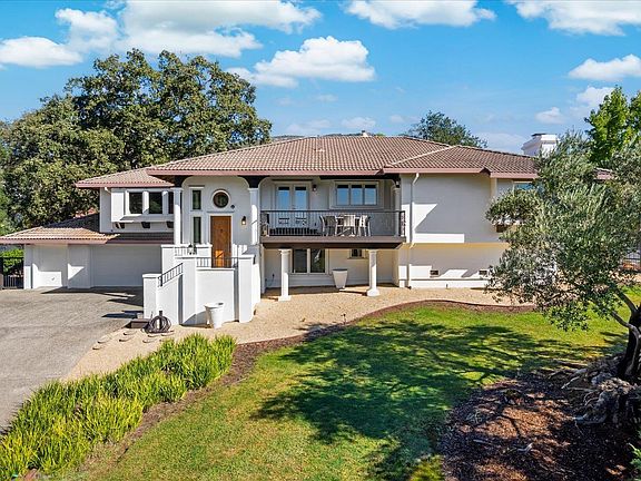 2nd image of 14 Maui Way