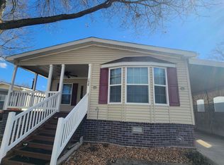 163 E St #163, Navarre, OH