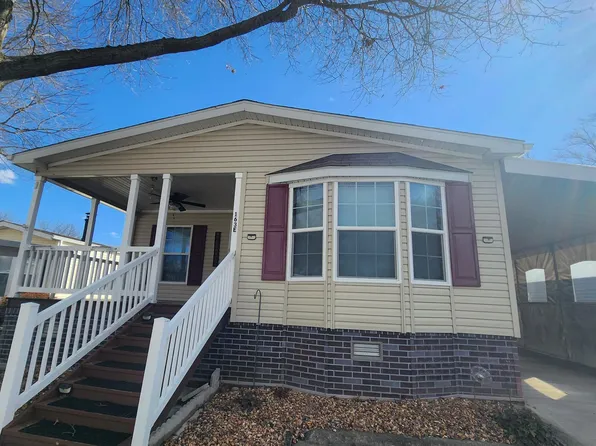 163 E St #163, Navarre, OH 44662