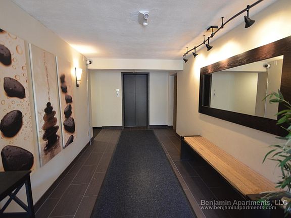 4th image of 110-112 Babcock St #1P