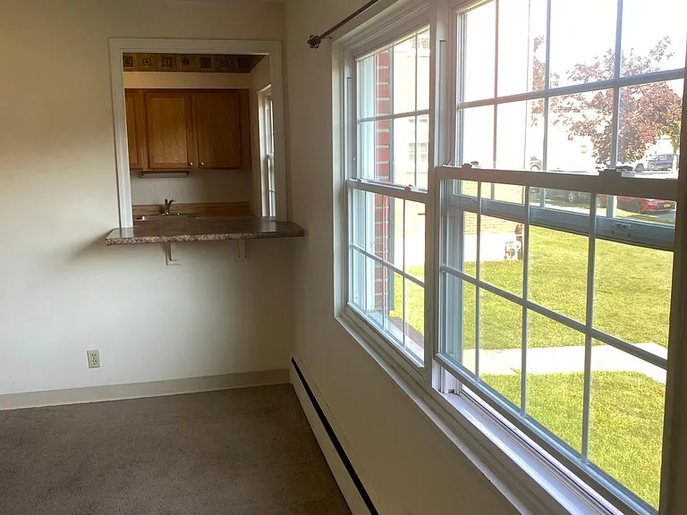 11 Stoneleigh Ave #2 — Photo 7
