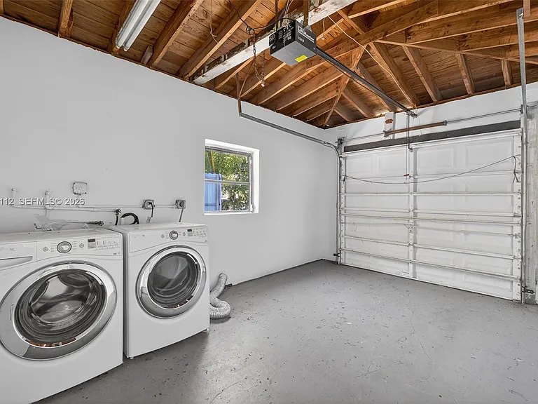 17150 NE 18th Ave — Photo 23