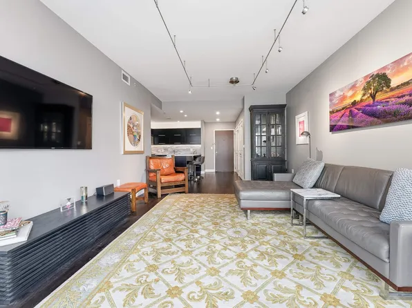 1450 Washington Street image 5 of 28