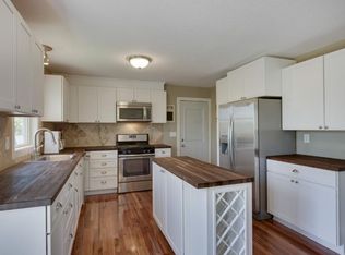 313 7th St E, Carver, MN 55315