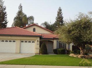 11800 Manning Park Ct, Bakersfield, CA 93311