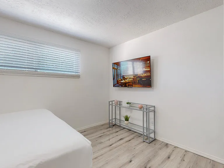 1621 Lafayette Dr NE — Photo 34