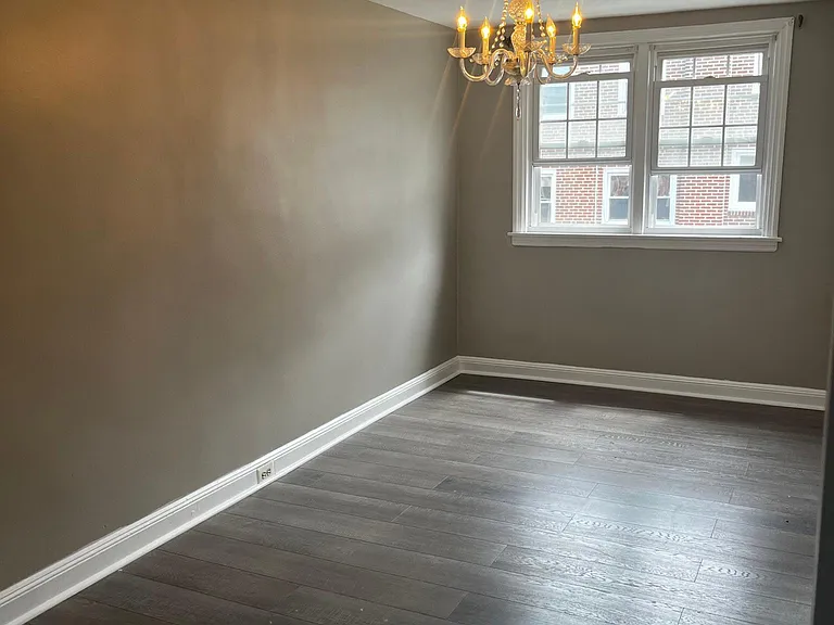 214 Cambridge Rd — Photo 2