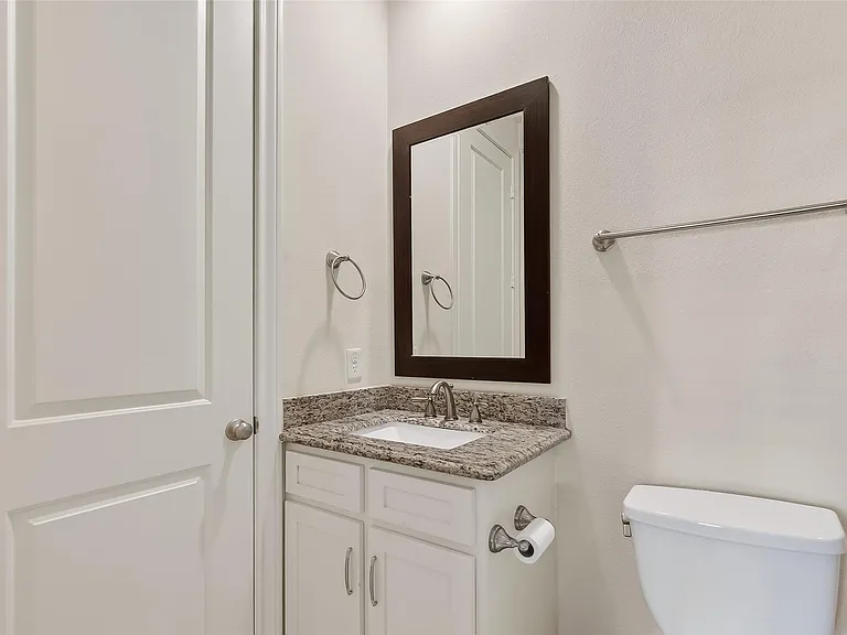 705 Delano St — Photo 15