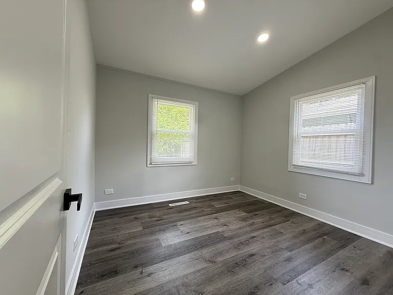 2404 Crescent Dr — Photo 6
