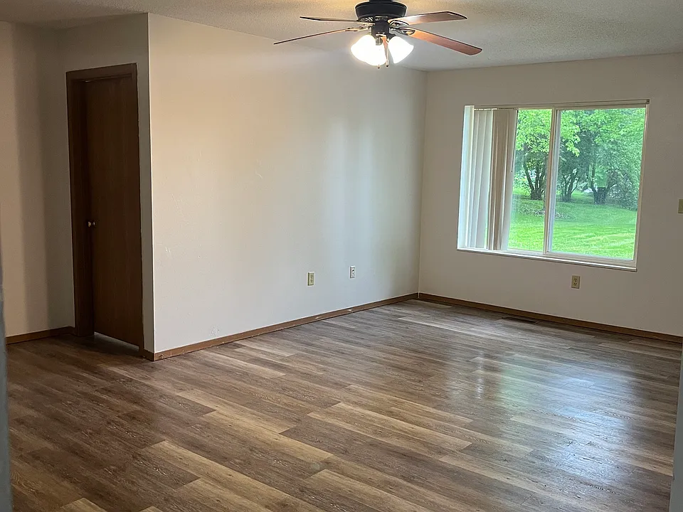 284 Magnolia Dr