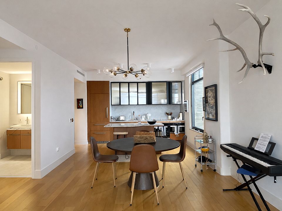 1st image of 110 Charlton St APT 14A